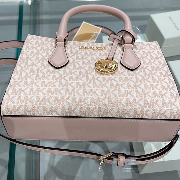 MICHAEL KORS
Sheila Small Faux Saffiano Leather Satchel
Optic White/Rose Gold - Picture 7 of 16